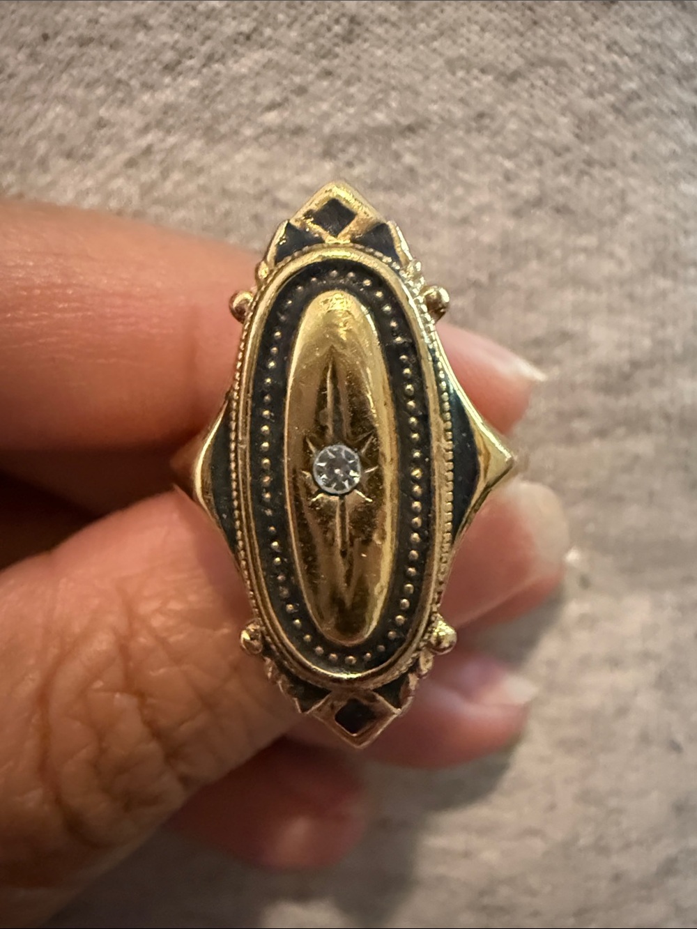 Avon Kensington Ring Adjustable Size 5-6.5